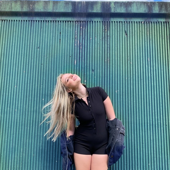 Edikted Ribbed Button Up Romper - Picture 3 of 3